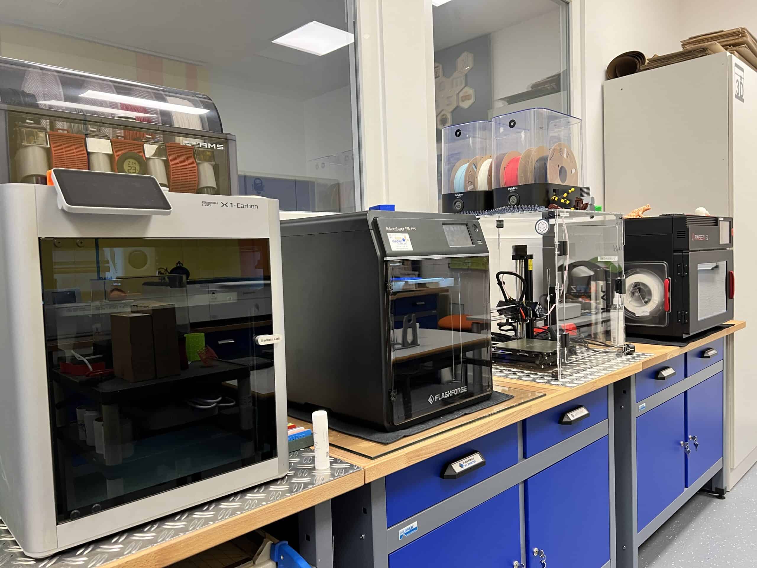 KMZ makerZone mit verschiedenen 3D-Druckern