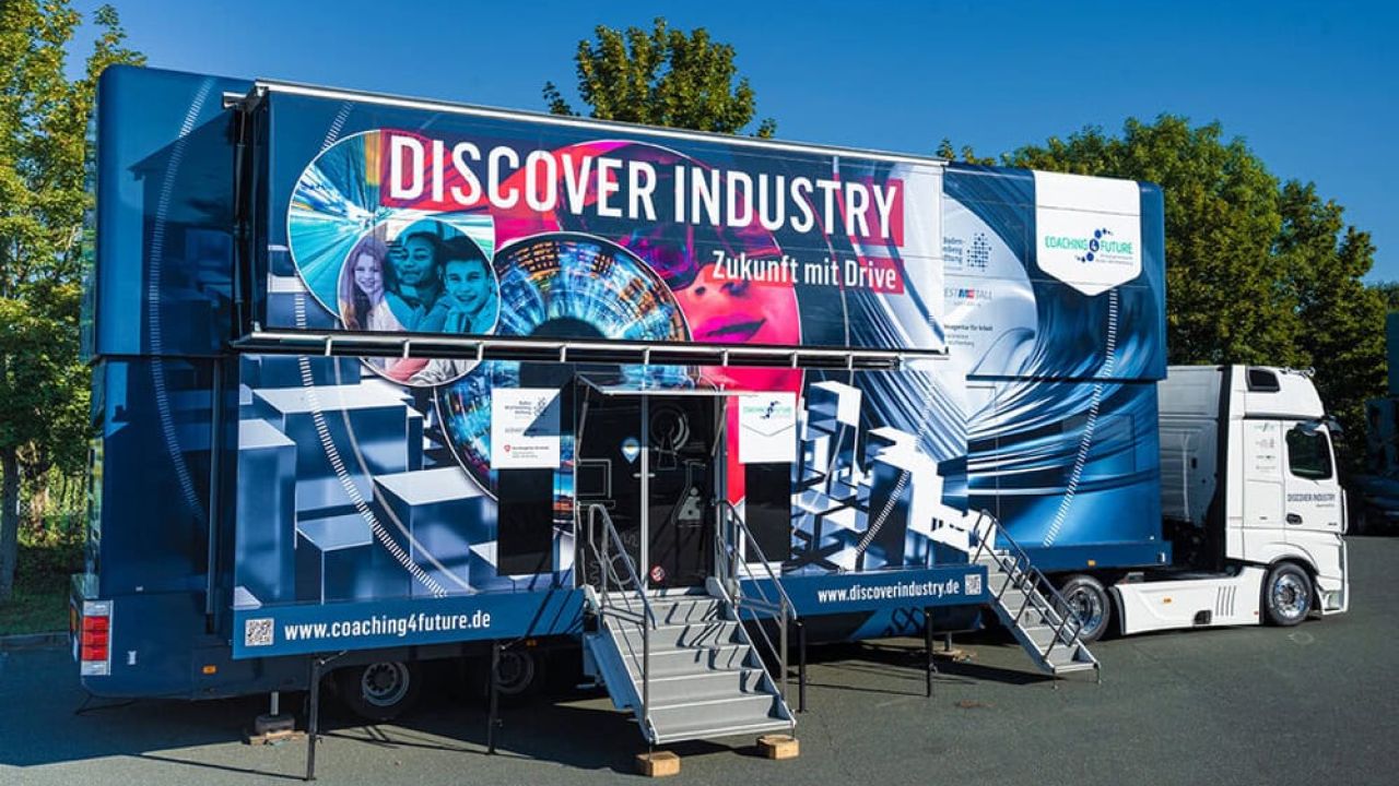 Foto des Erlebnis-Lern-Trucks "DISCOVER INDUSTRY"